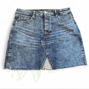 Old Navy High-Rise Denim Mini Skirt – 5-Pocket with Button Fly Size: 10